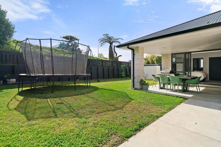 Photo of property in 10 Peter Burke Way, Pyes Pa, Tauranga, 3112