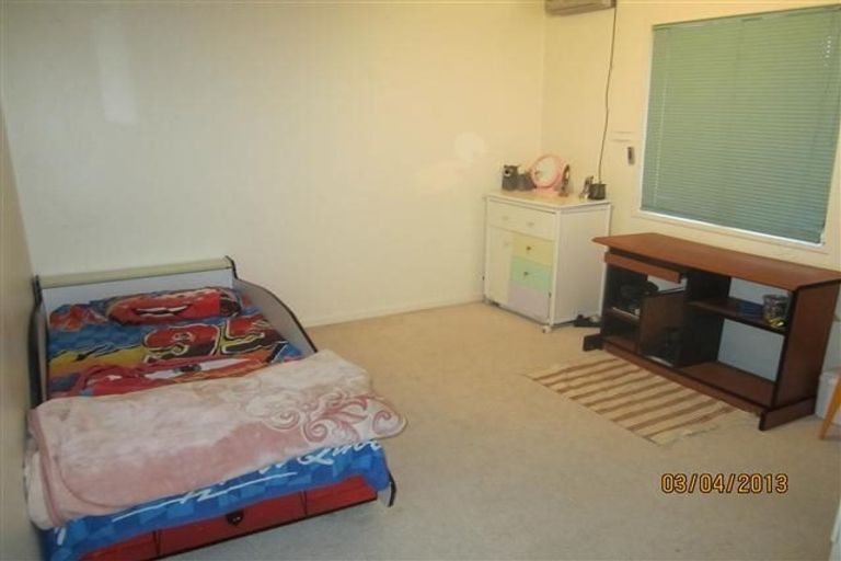 Photo of property in 80m Tirimoana Road, Te Atatu South, Auckland, 0602