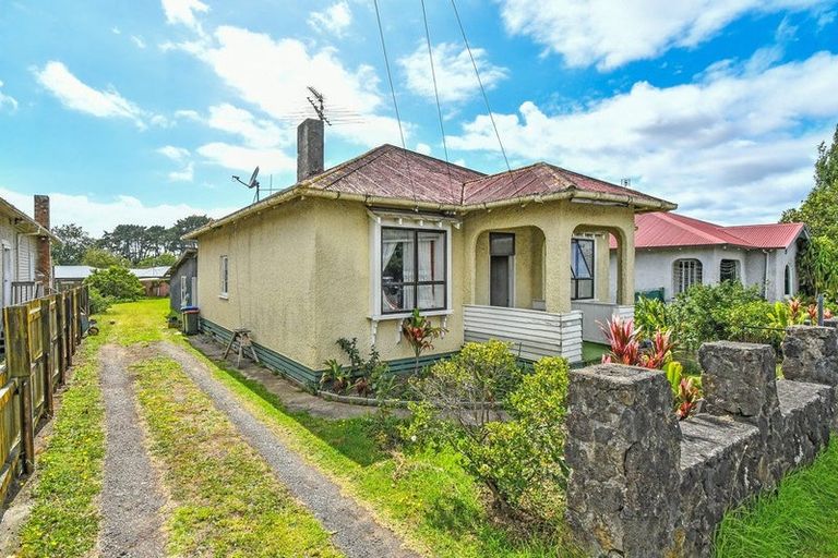 Photo of property in 52 Hokonui Road, Otahuhu, Auckland, 1062