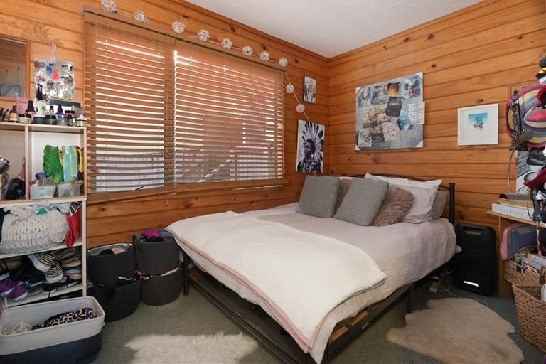 Photo of property in 2/53 Hellyers Street, Birkdale, Auckland, 0626