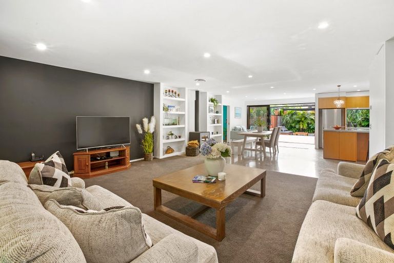 Photo of property in 7c Pipitea Place, Whalers Gate, New Plymouth, 4310