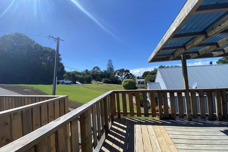 Photo of property in 78 Howard Road, Orere Point, Papakura, 2585