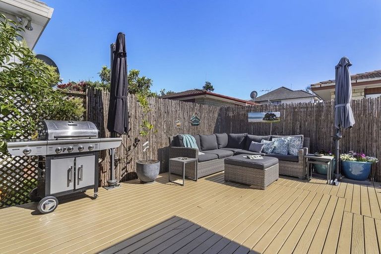 Photo of property in 1/117 Wellington Street, Howick, Auckland, 2014