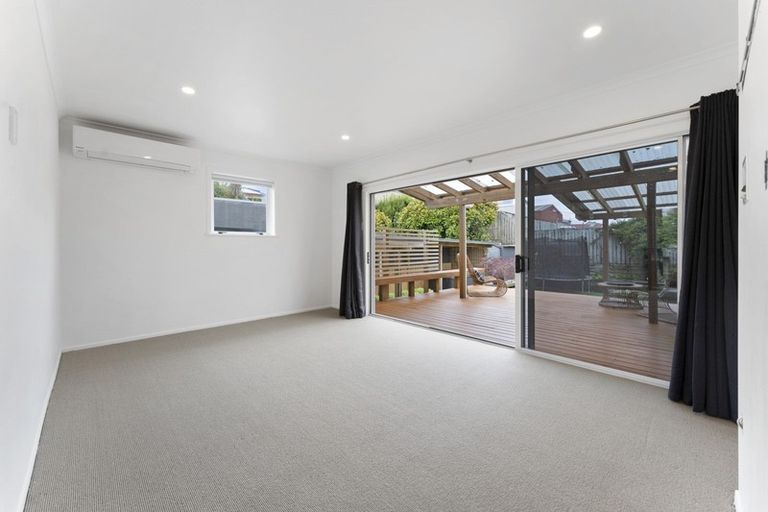 Photo of property in 33 Weymouth Street, New Plymouth, 4310