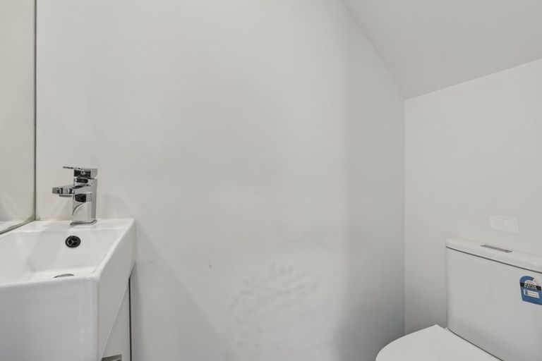 Photo of property in 46 Parahau Road, Papakura, 2110