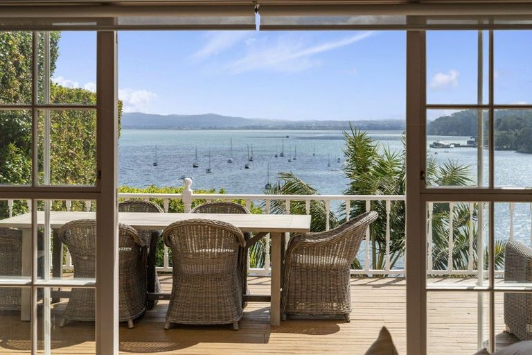 Photo of property in 56 Queen Street, Northcote Point, Auckland, 0627