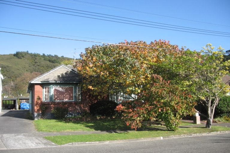Photo of property in 19 Feist Street, Naenae, Lower Hutt, 5011