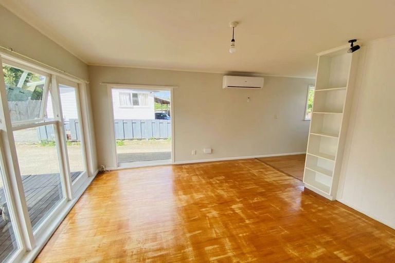 Photo of property in 19 Mcquarrie Avenue, Wattle Downs, Auckland, 2103