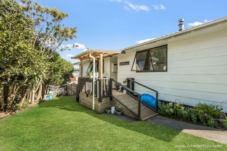 Photo of property in 13 Tahurangi Place, Spotswood, New Plymouth, 4310