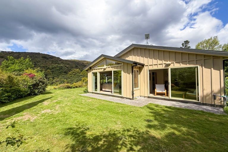 Photo of property in 1789 State Highway 2, Kaitoke, Upper Hutt, 5018