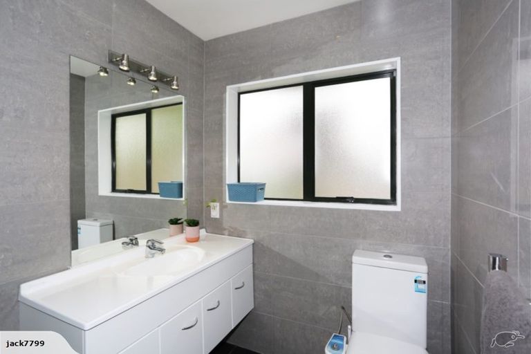 Photo of property in 3 Glenross Drive, Wattle Downs, Auckland, 2103