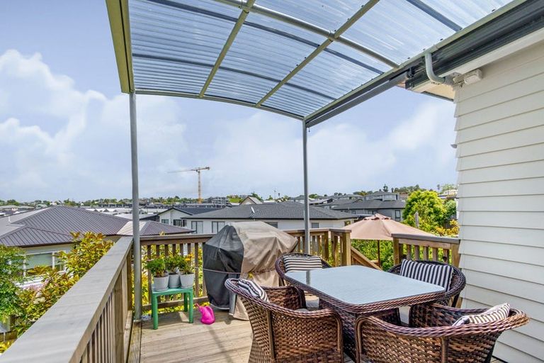 Photo of property in 11 Tee Point, Red Beach, 0932