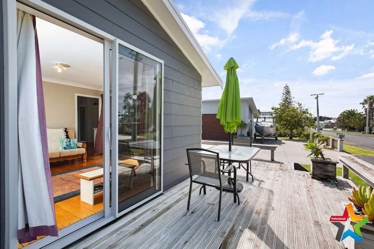 Photo of property in 16 Tatai Road, Bowentown, Waihi Beach, 3177