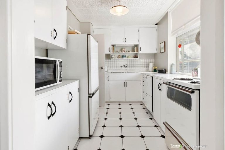 Photo of property in Jellicoe Towers, 191 The Terrace, Wellington Central, Wellington, 6011