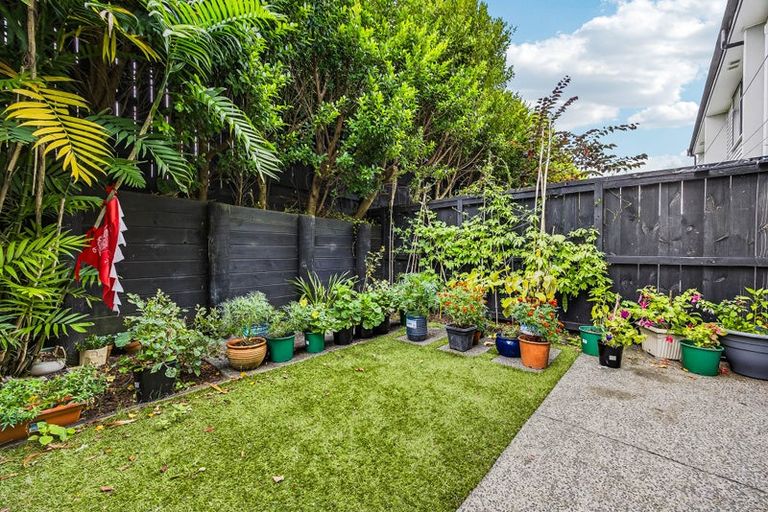 Photo of property in 11/4161 Great North Road, Glen Eden, Auckland, 0602