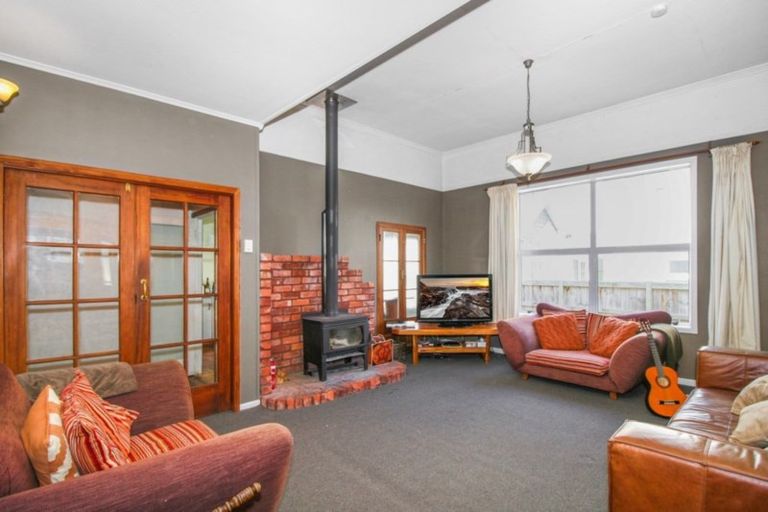 Photo of property in 17 Wallace Place, Westown, New Plymouth, 4310