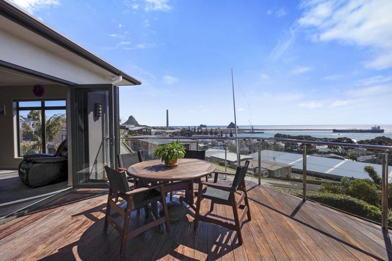 Photo of property in 3a Mission Street, Moturoa, New Plymouth, 4310