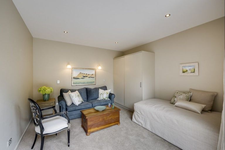 Photo of property in 17 Shortland Place, Havelock North, 4130