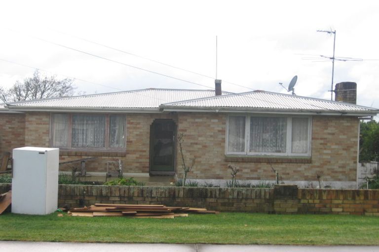 Photo of property in 12 Liverpool Street, Papakura, 2110