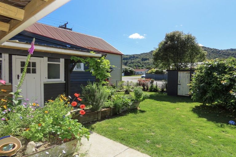 Photo of property in 69 Shiel Street, Reefton, 7830