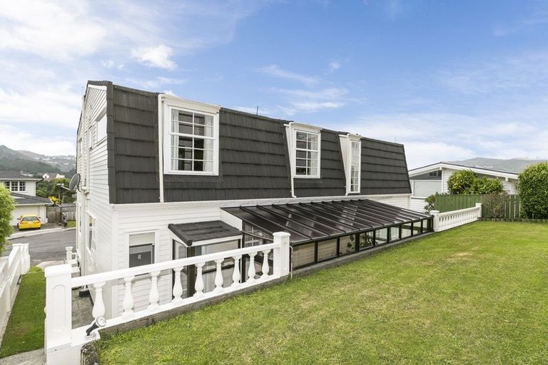 Photo of property in 7 Epping Grove, Karori, Wellington, 6012