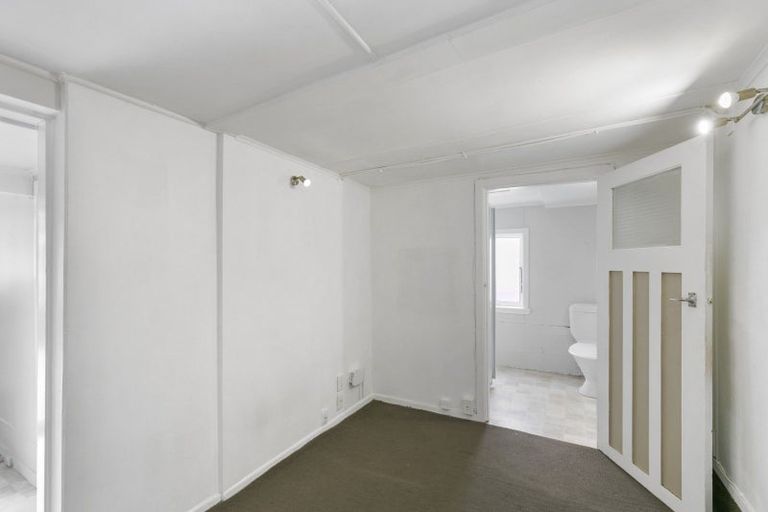 Photo of property in 16 Princess Street, Newtown, Wellington, 6021