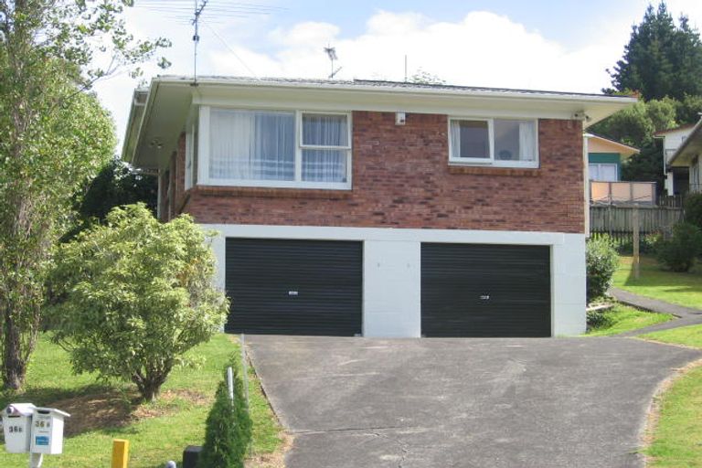 Photo of property in 2/40 Ayton Drive, Totara Vale, Auckland, 0629