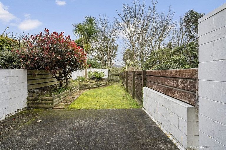 Photo of property in 2/14 Rosehaugh Avenue, Karori, Wellington, 6012