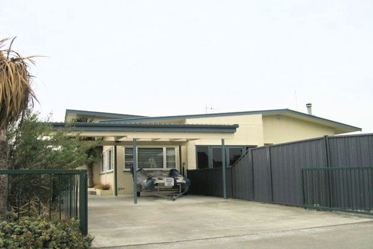 Photo of property in 37 Avondale Road, Taradale, Napier, 4112