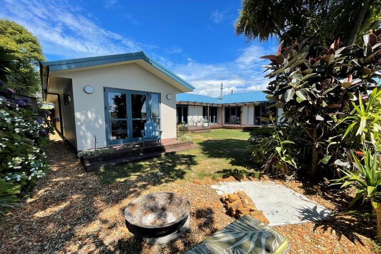 Photo of property in 2a Kaitake Place, Oakura, 4314