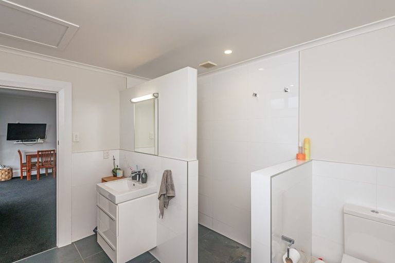 Photo of property in 11 Shamrock Street, Takaro, Palmerston North, 4412