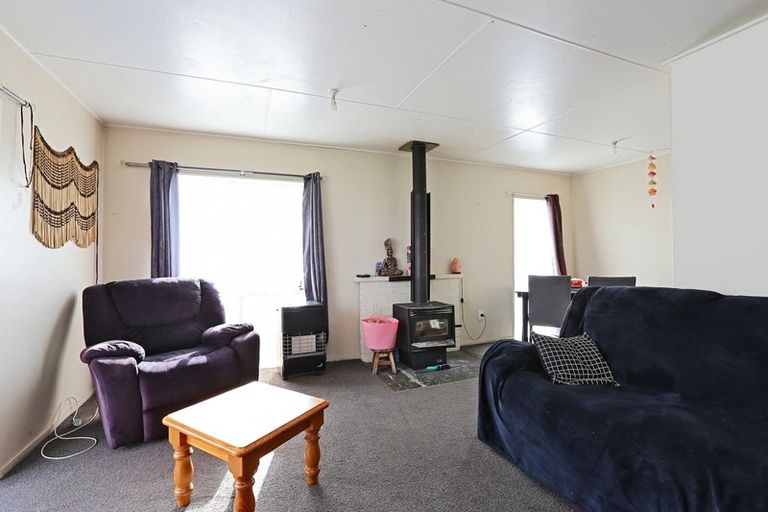 Photo of property in 323 Flaxmere Avenue, Flaxmere, Hastings, 4120