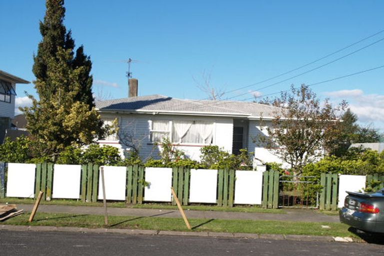 Photo of property in 6 Cheviot Street, Mangere East, Auckland, 2024