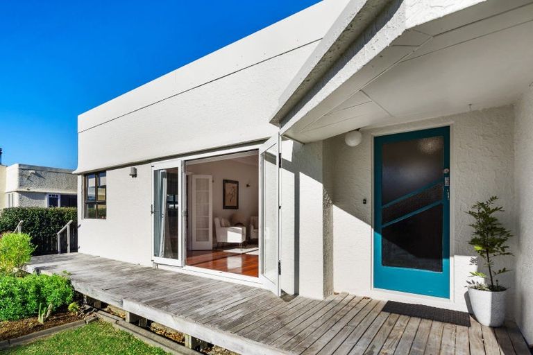 Photo of property in 16 Douglas Mclean Avenue, Marewa, Napier, 4110