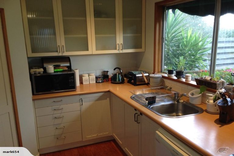 Photo of property in 39 Woodstock Road, Forrest Hill, Auckland, 0620