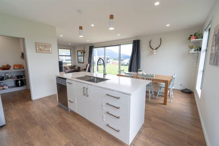 Photo of property in 35 Pounamu Drive, Te Anau, 9600