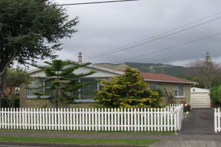 Photo of property in 58 Rimu Street, Waikanae, 5036