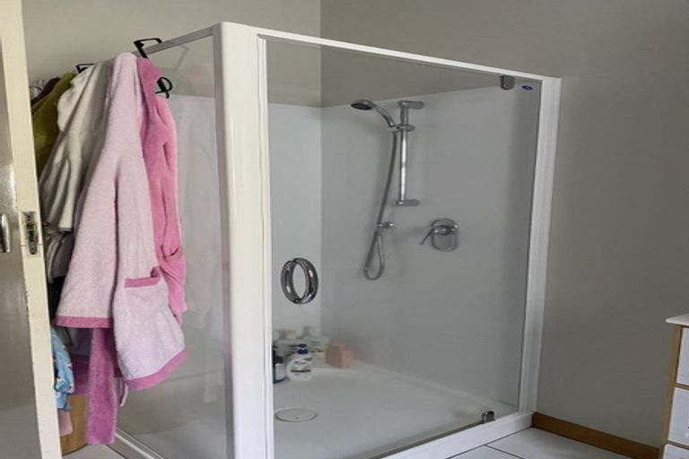 Photo of property in 6 David Crescent, Karori, Wellington, 6012