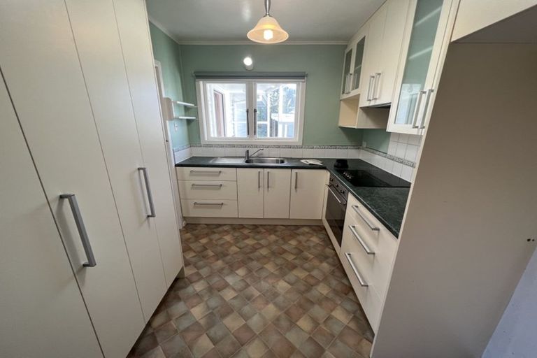 Photo of property in 7 Norma Avenue, Te Atatu South, Auckland, 0610