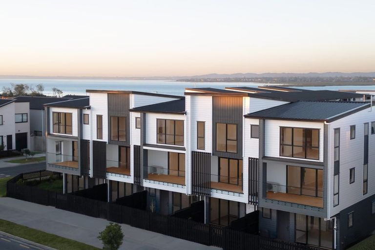 Photo of property in 8/10 Scott Road, Hobsonville, Auckland, 0616