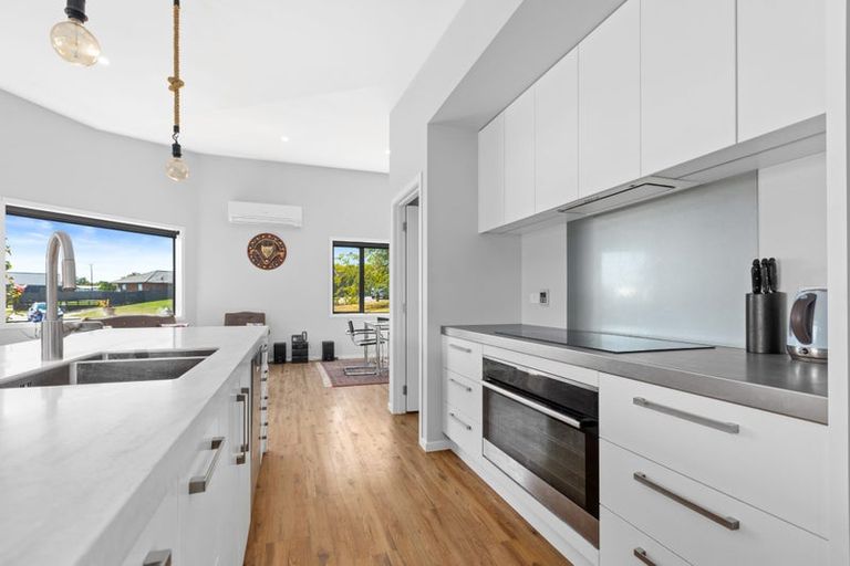 Photo of property in 10 Apatu Place, Waipukurau, 4200