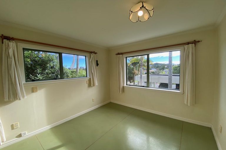 Photo of property in 1282 Whangaparaoa Road, Army Bay, Whangaparaoa, 0930