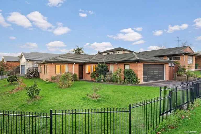 Photo of property in 25 Medvale Avenue, Flat Bush, Auckland, 2019