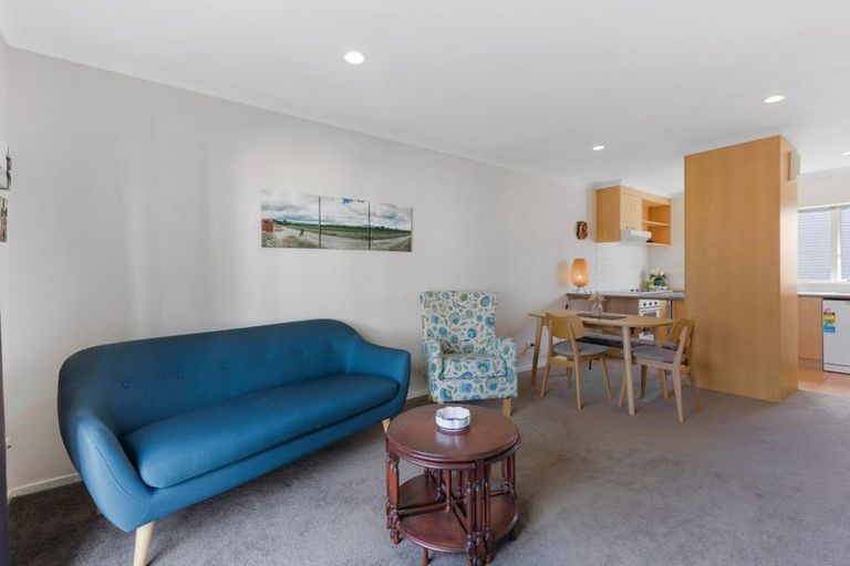 Photo of property in 10/4 Keeling Road, Henderson, Auckland, 0612