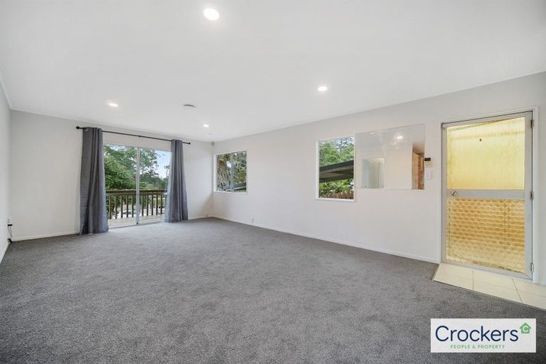 Photo of property in 21 Edgware Road, West Harbour, Auckland, 0618