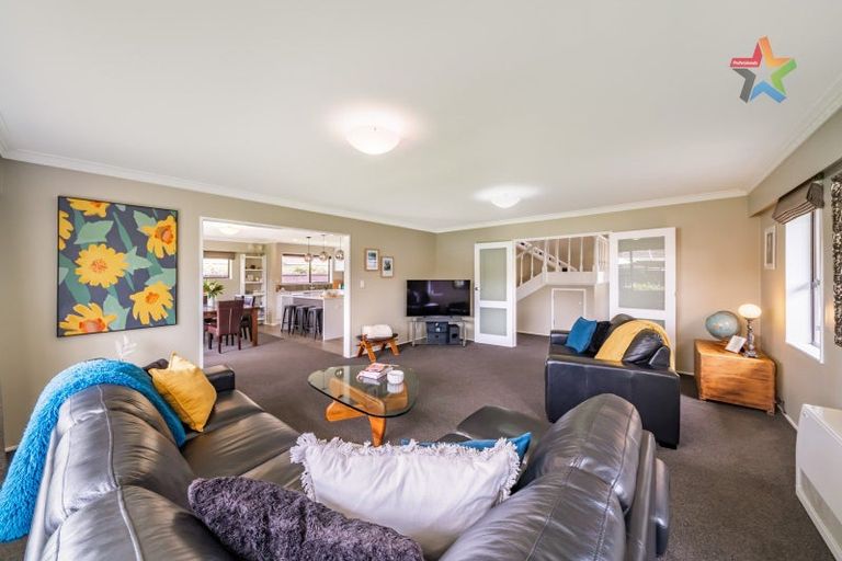 Photo of property in 25 Waddington Drive, Naenae, Lower Hutt, 5011