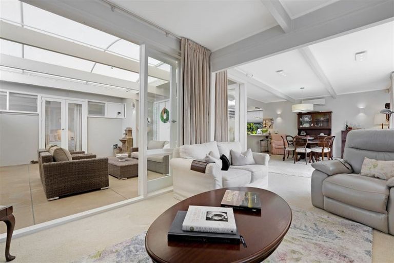 Photo of property in 4/252 Hurstmere Road, Takapuna, Auckland, 0622