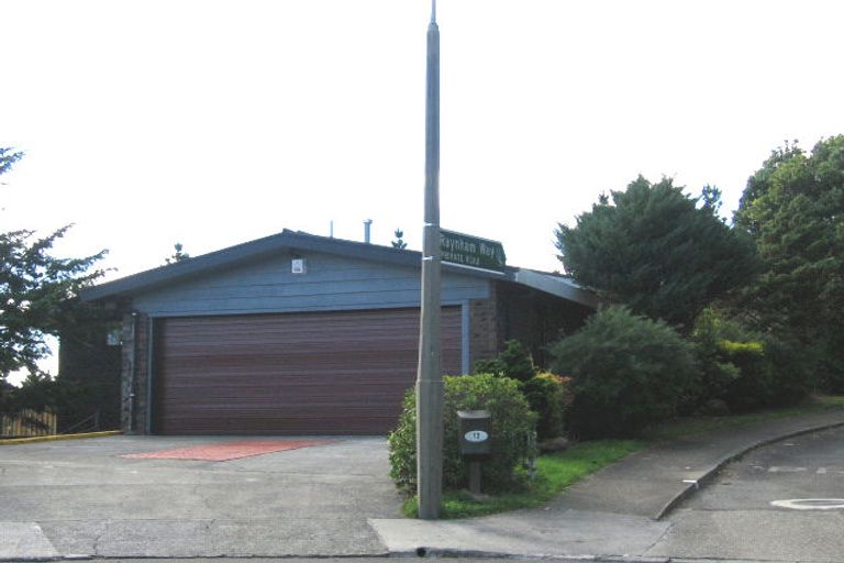 Photo of property in 12 Arundel Grove, Silverstream, Upper Hutt, 5019