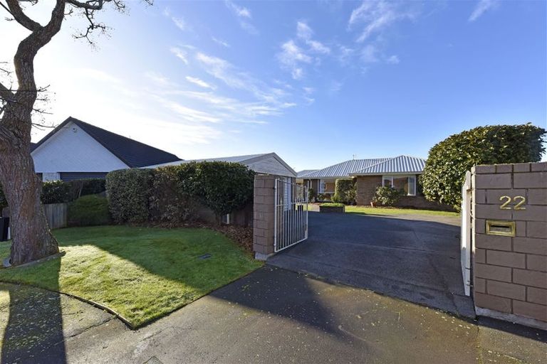 Photo of property in 22 Creese Place, Redwood, Christchurch, 8051