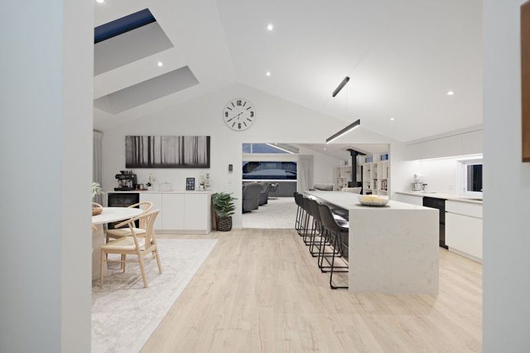 Photo of property in 112 Karewa Parade, Papamoa Beach, Papamoa, 3118